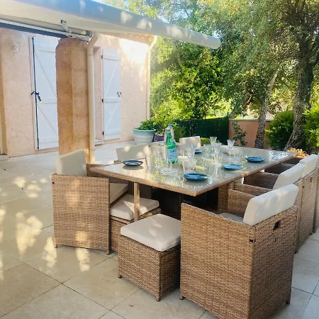 Maison De Vue Sur Les Vignes, Piscine, Trampoline, Ping Pong Et Petanque * Cogolin
